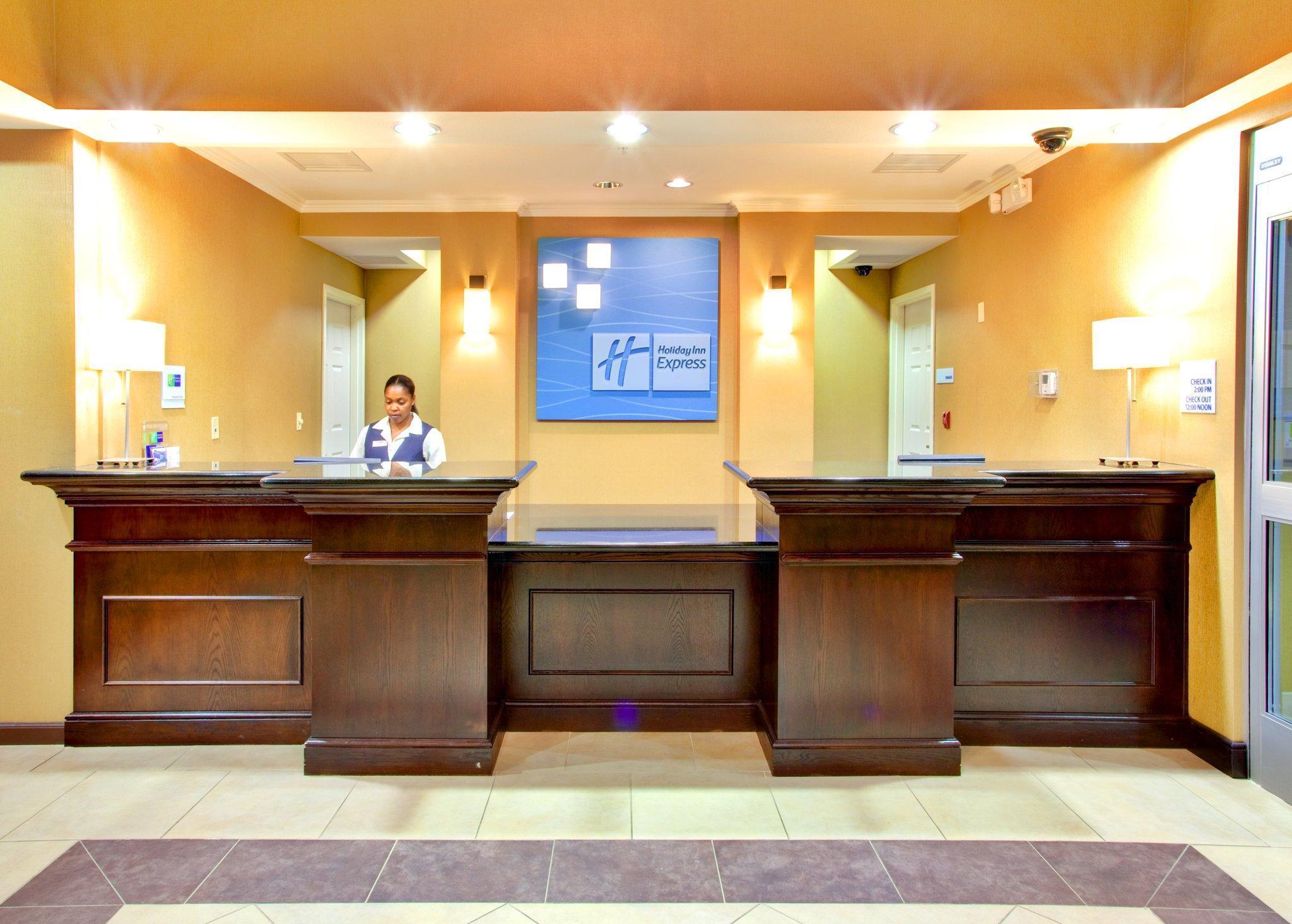Holiday Inn Express Hotel & Suites Lake Elsinore By Ihg Интерьер фото