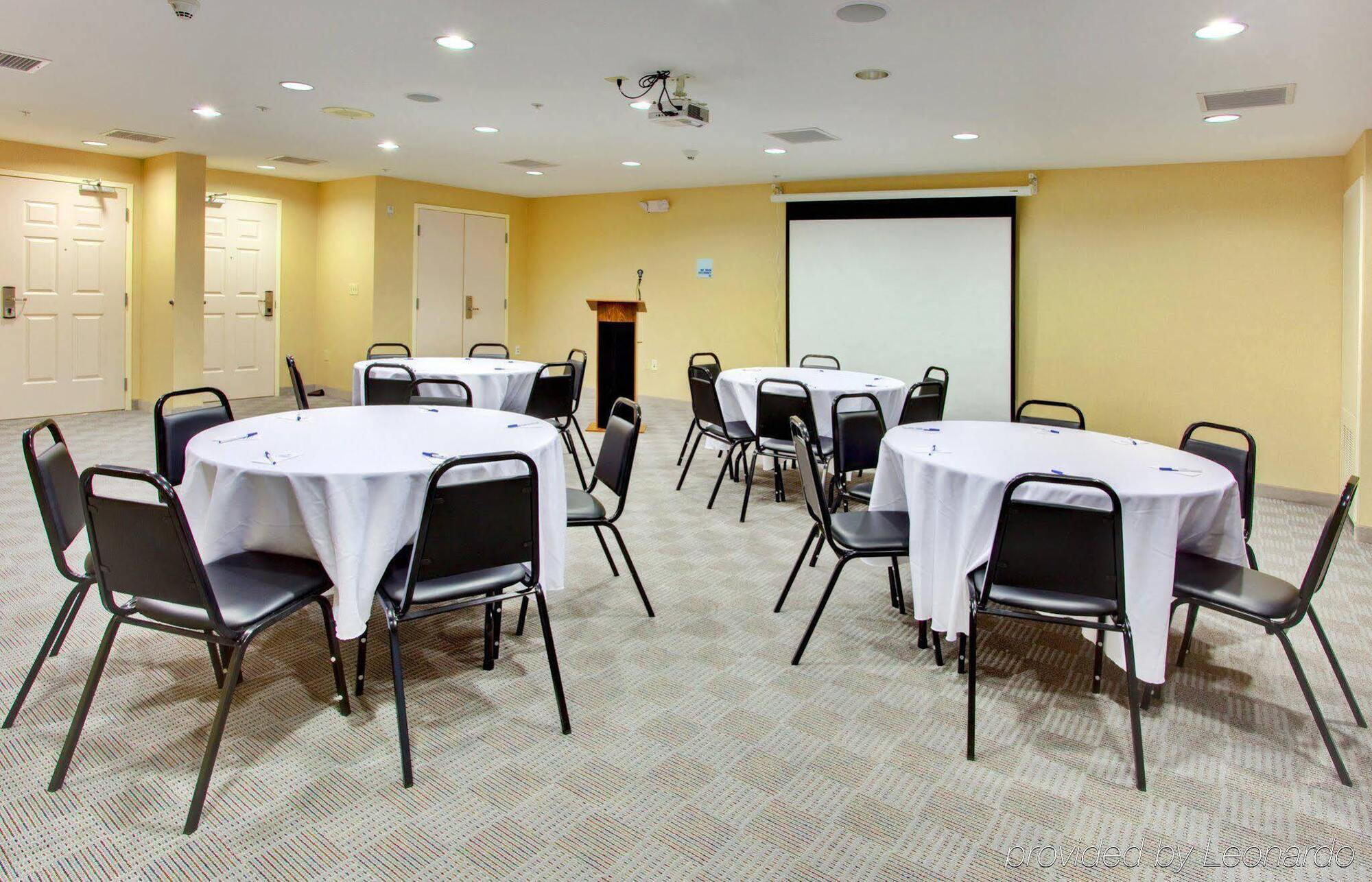 Holiday Inn Express Hotel & Suites Lake Elsinore By Ihg Экстерьер фото